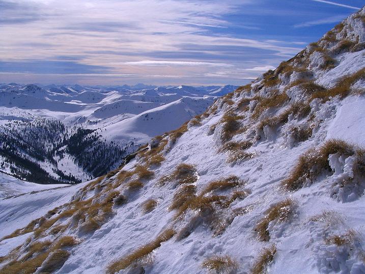 Foto: Andreas Koller / Skitour / Über den Geiger auf den Kilnprein (2408m) / Blick vom Gipfelgrat nach SW / 11.03.2009 21:01:44