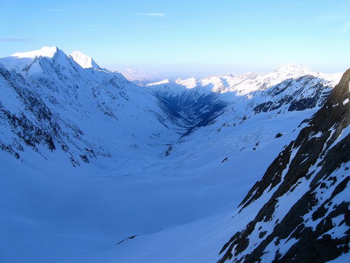 Foto: Andreas Koller / Skitour / Berner Alpen Durchquerung 2: Äbeni Flue (3962m) / Lötschental / 17.04.2009 23:03:00