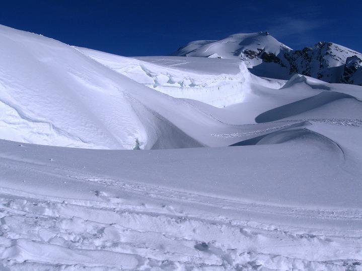 Foto: Andreas Koller / Skitour / Berner Alpen Durchquerung 2: Äbeni Flue (3962m) / 17.04.2009 23:02:04