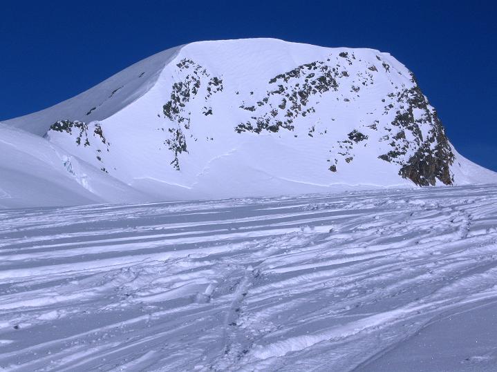 Foto: Andreas Koller / Skitour / Berner Alpen Durchquerung 2: Äbeni Flue (3962m) / Mittaghorn (3892 m) / 17.04.2009 23:01:20
