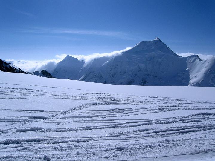Foto: Andreas Koller / Skitour / Berner Alpen Durchquerung 2: Äbeni Flue (3962m) / 17.04.2009 22:59:54