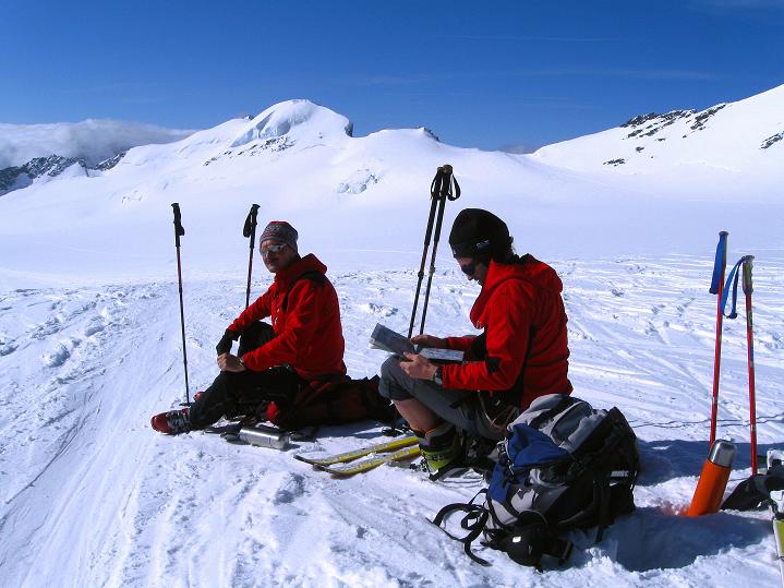 Foto: Andreas Koller / Skitour / Berner Alpen Durchquerung 2: Äbeni Flue (3962m) / 17.04.2009 22:59:46