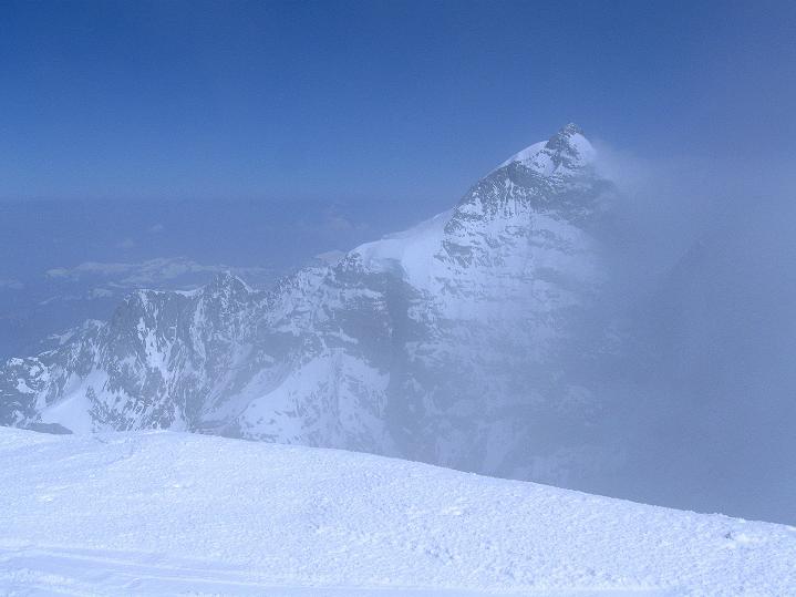 Foto: Andreas Koller / Skitour / Berner Alpen Durchquerung 2: Äbeni Flue (3962m) / 17.04.2009 22:58:23