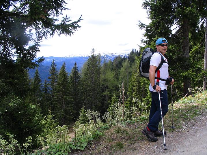 Foto: Andreas Koller / Wander Tour / Über die Dörfler Alm auf den Gstoder (2140m) / 10.05.2009 22:00:38