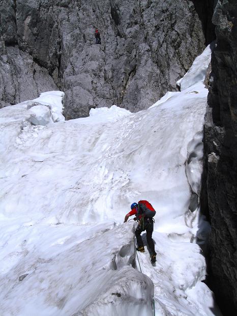 Foto: Andreas Koller / Wandertour / Normalroute auf die Große Bischofsmütze (2459 m)  / Schnee erschwert den Einstieg zur Mützenschlucht / 16.06.2009 23:32:40