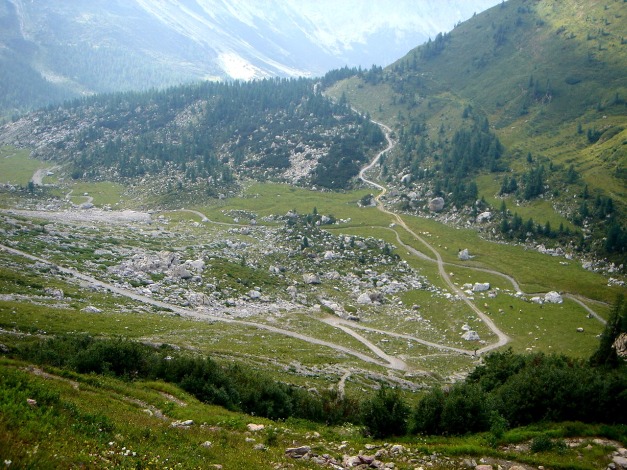 Foto: Manfred Karl / Klettersteigtour / Hohe Warte – Weg der 26er - Überschreitung aus dem Wolayer Tal / Der Abstieg von der Hütte zieht sich in die Länge / 17.07.2009 17:38:59