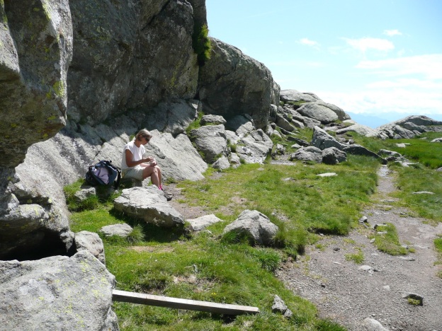 Foto: Manfred Karl / Wandertour / Vom Gampenjoch auf die Laugenspitze / Rast beim Laugensee / 31.08.2009 18:53:06