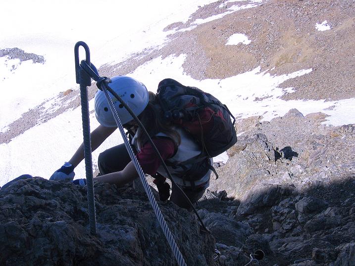 Foto: Andreas Koller / Klettersteigtour / Klettersteig Piz Trovat (3146m) / hoch über dem Persgletscher / 18.07.2009 00:12:56