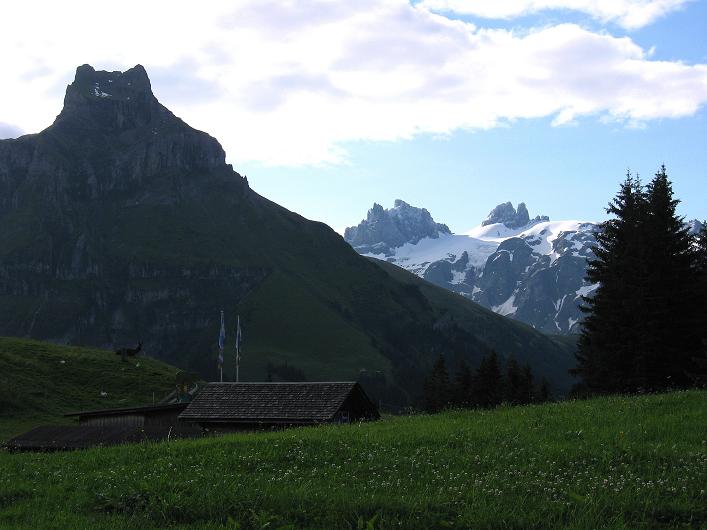 Foto: Andreas Koller / Klettersteigtour / Klettersteig Brunnistöckli (2030m) / Hahnen (2606 m) und der Große und Kleine Spannort (3198 m) / 15.07.2009 02:16:25