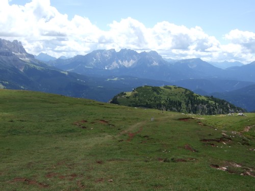 Foto: hofsab / Mountainbiketour / Rund um den Schlern über Eselrücken (2560 m) und Prügelweg / zwischendurch wieder weicher Boden unter den Reifen / 27.08.2009 21:13:53