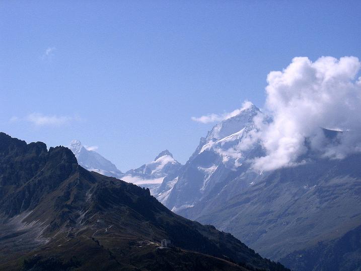 Foto: Andreas Koller / Wandertour / Bella Tola - Aussichtsbalkon der Walliser Alpen (3026 m) / Matterhorn (4478 m) und Dent Blanche (4357 m) / 05.09.2009 18:50:05