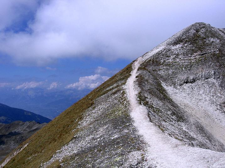 Foto: Andreas Koller / Wandertour / Bella Tola - Aussichtsbalkon der Walliser Alpen (3026 m) / Die letzten Meter zum Rothorn-Gipfel / 05.09.2009 18:45:16