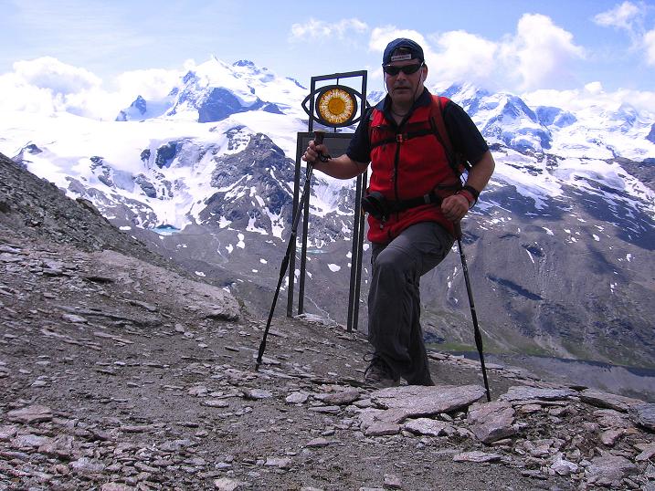 Foto: Andreas Koller / Wandertour / Wanderdreitausender Oberrothorn (3415 m) / Im Angesicht des Monte Rosa Massivs (4634 m) / 05.09.2009 00:19:48