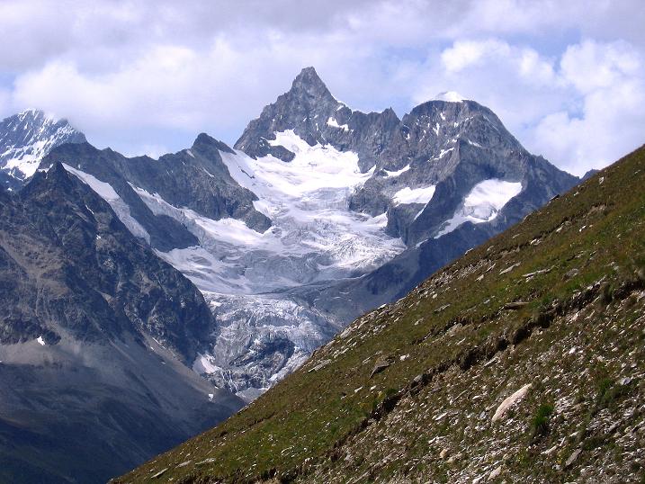 Foto: Andreas Koller / Wandertour / Wanderdreitausender Oberrothorn (3415 m) / Obergabelhorn (4063 m) / 05.09.2009 00:14:09