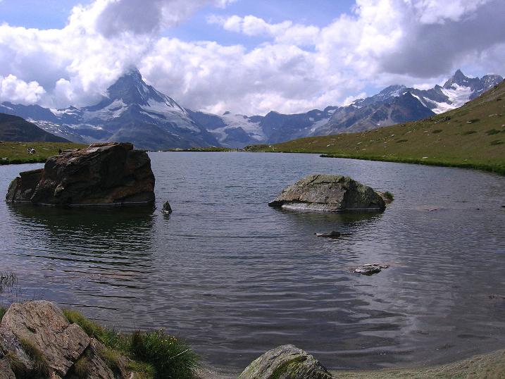 Foto: Andreas Koller / Wandertour / Wanderdreitausender Oberrothorn (3415 m) / matterhorn (4478 m) und Obergabelhorn (4063 m) vom Stellisee / 05.09.2009 00:12:21