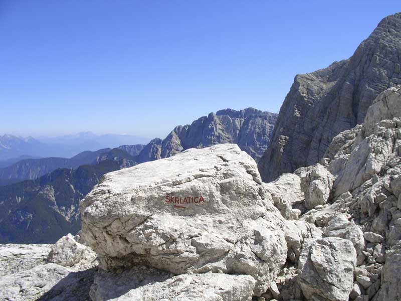 Foto: Datzi / Wandertour / 4-Tages Biwakrundtour in den Julischen Alpen mit 3.Gipfelanstiegen (Triglav-Razor-Skrlatica) mit Klettersteig C-D / Wegkreuzung zum Anstieg zum Dolkova spica bzw Abstieg ins Vratatal! / 05.09.2009 09:46:16