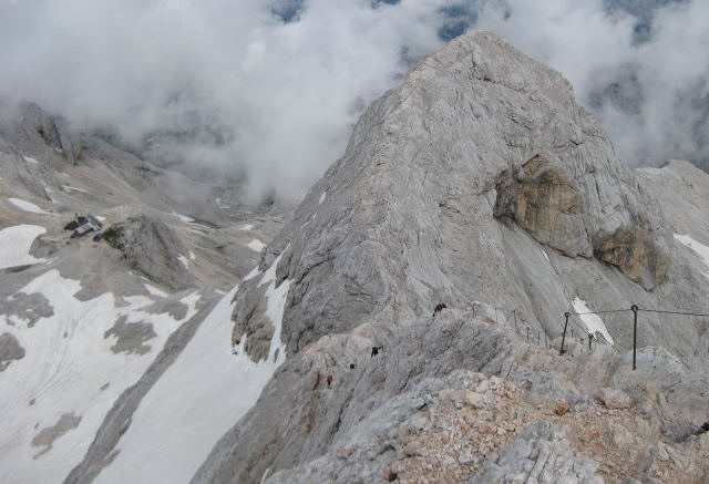 Foto: Wolfgang Lauschensky / Klettersteigtour / Triglav Überschreitung Bambergweg - Ostgrat / Ostgratabstieg gut gesichert / 11.09.2009 20:47:16