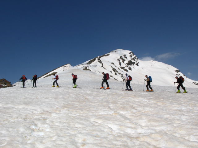 Foto: Wolfgang Lauschensky / Skitour / Cheget 3462m / Marsch in die Südflanke / 01.11.2009 12:11:45