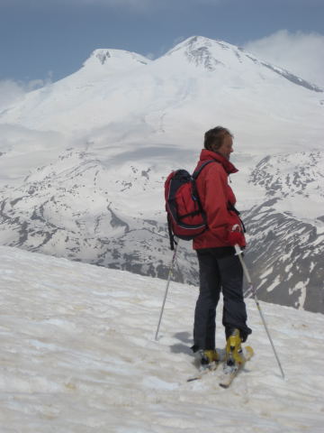 Foto: Wolfgang Lauschensky / Skitour / Cheget 3462m / Blick in die nächsten Tage - Elbrus / 01.11.2009 12:10:49