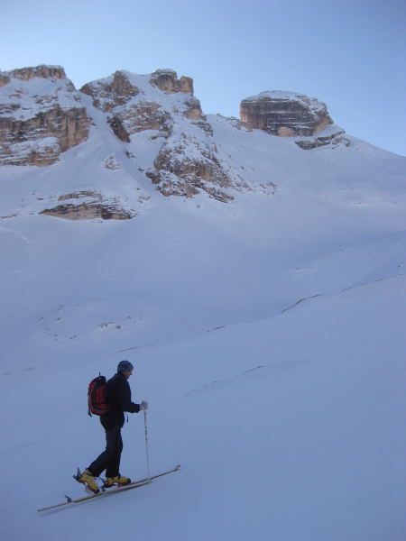 Foto: Wolfgang Lauschensky / Skitour / Lavarella 3055m (La Varella) / Conturinesspitze und Zweischartenspitze (Alternativgipfel zur Lavarella) / 12.12.2009 16:53:10