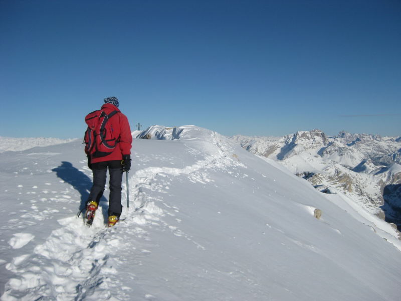 Foto: Wolfgang Lauschensky / Skitour / Lavarella 3055m (La Varella) / flacher Gipfelgrat / 12.12.2009 16:51:34
