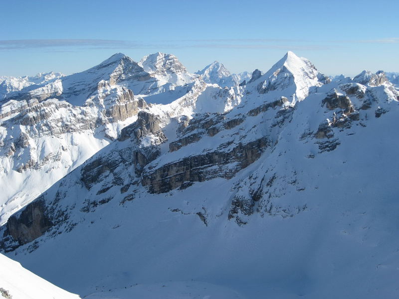 Foto: Wolfgang Lauschensky / Skitour / Lavarella 3055m (La Varella) / Blick über das Hochtal Busc da Stlü zu den Tofanen / 12.12.2009 16:51:03