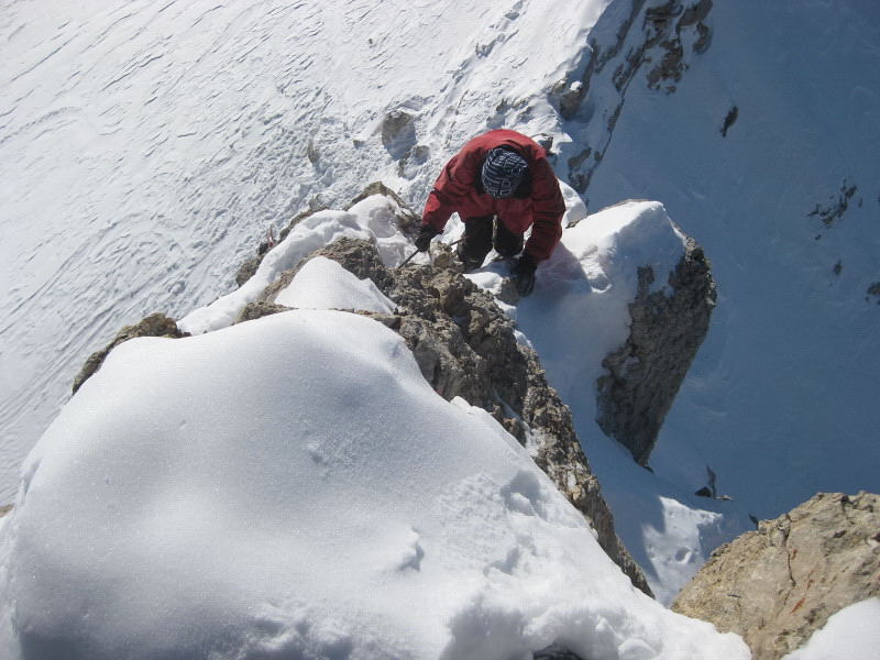 Foto: Wolfgang Lauschensky / Ski Tour / Zehnerspitze 3026m, (Sasso delle Dieci) / schmaler ausgesetzter Gipfelgrat / 12.12.2009 18:45:51