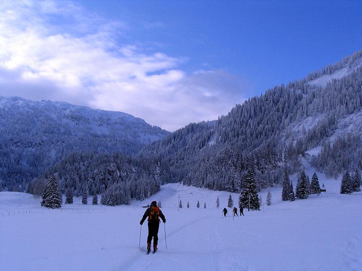 Foto: Andreas Koller / Skitour / Direkter Anstieg auf den Hengst (2076 m) / 15.12.2009 21:10:07