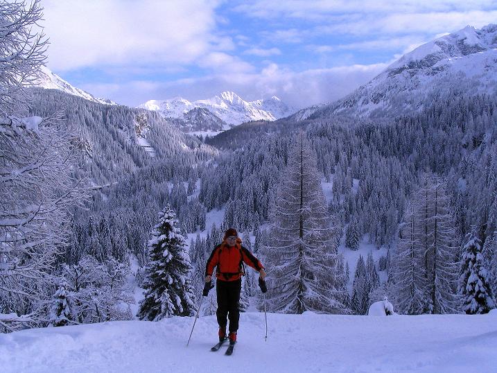 Foto: Andreas Koller / Skitour / Direkter Anstieg auf den Hengst (2076 m) / 15.12.2009 21:08:20