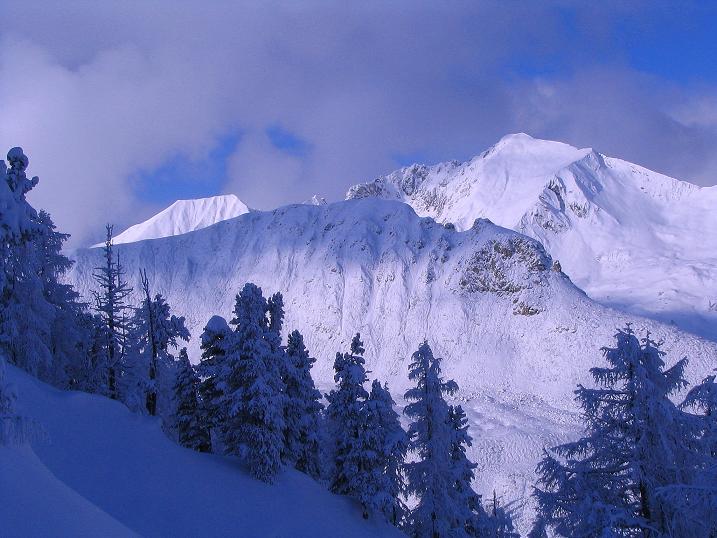 Foto: Andreas Koller / Skitour / Direkter Anstieg auf den Hengst (2076 m) / Blick zur Steinfeldspitze (2344 m) / 15.12.2009 21:05:35