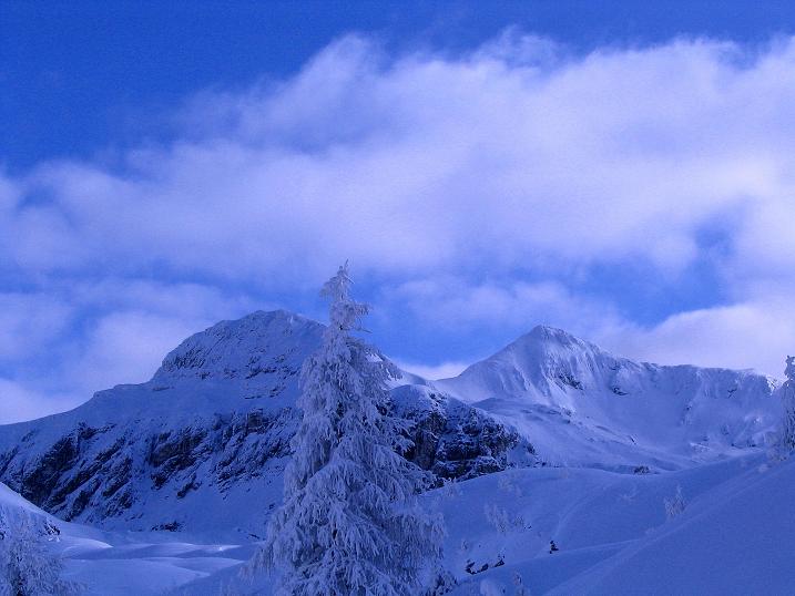 Foto: Andreas Koller / Skitour / Direkter Anstieg auf den Hengst (2076 m) / Großwandspitzen / 15.12.2009 21:05:11