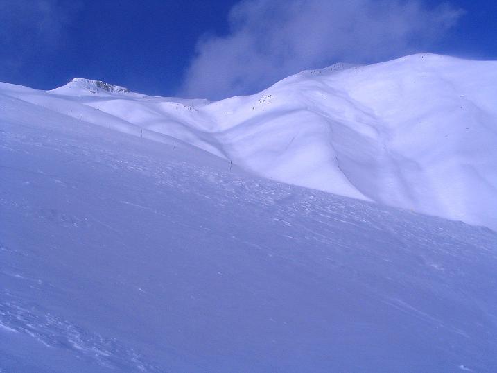 Foto: Andreas Koller / Skitour / Über Zuoz auf den Pizzet (2909 m) / Blick zurück auf die schönen Skihänge des Pizzet / 04.02.2010 23:30:37