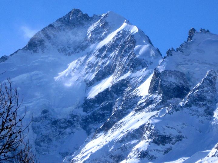 Foto: Andreas Koller / Skitour / Munt Pers und Gletscherabfahrt (3207 m) / Piz Bernina (4049 m) mit Biancograt / 07.02.2010 17:43:04