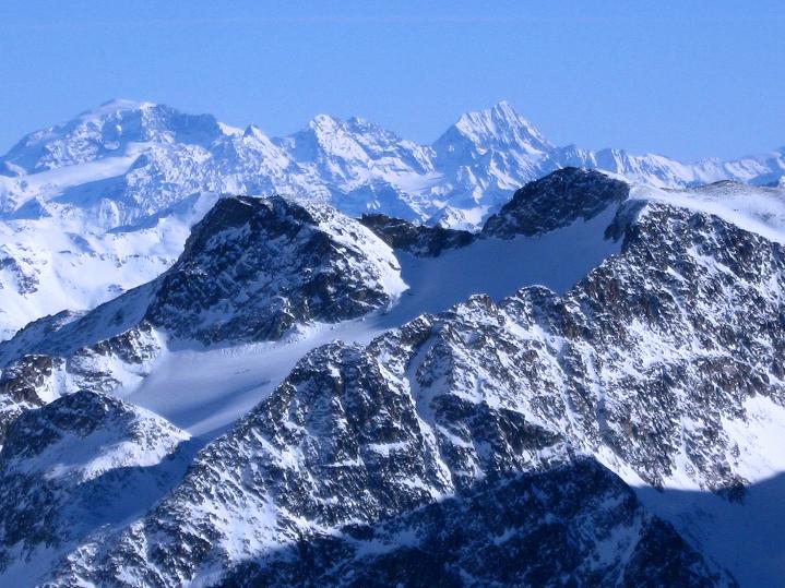 Foto: Andreas Koller / Skitour / Piz Corvatsch (3451 m) / Ortler (3902 m) und Königspitze (3853 m) / 09.02.2010 00:19:31