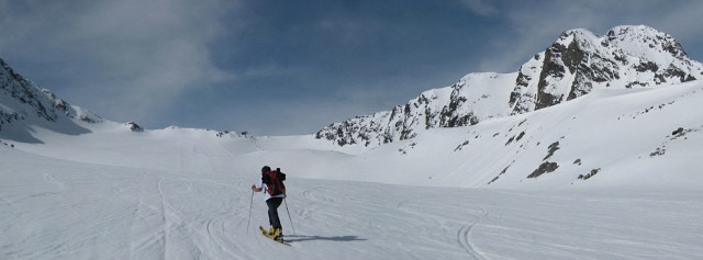 Foto: Wolfgang Lauschensky / Skitour / Kleiner Isidor 3200m / am Fernauferner seitlich des Pistenbereiches / 24.02.2010 18:10:42