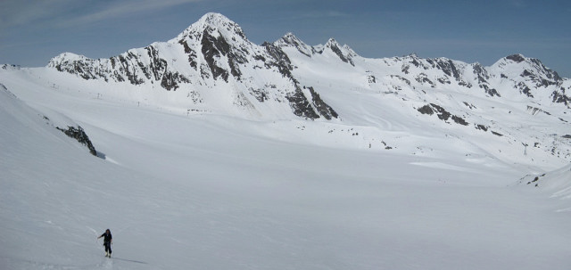 Foto: Wolfgang Lauschensky / Skitour / Kleiner Isidor 3200m / Fernauferner mit Schaufelspitze - links oben das Fernaujoch / 24.02.2010 18:10:20