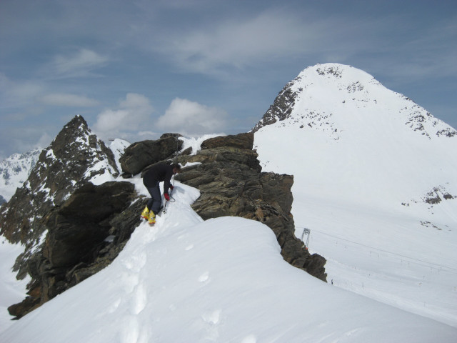Foto: Wolfgang Lauschensky / Skitour / Kleiner Isidor 3200m / Nordgratanstieg - dahinter die Schaufelspitze / 24.02.2010 18:09:32