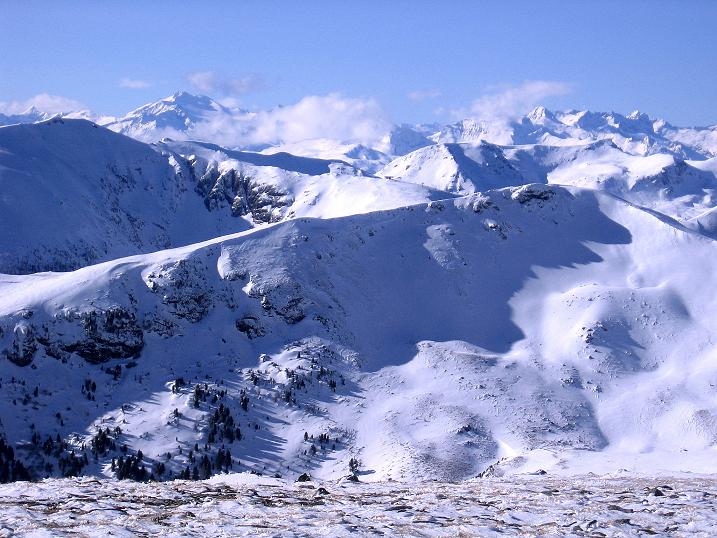 Foto: Andreas Koller / Skitour / Großer Speikkofel (2270 m) und Brett Höhe (2320 m) / Blick nach W in die Hohen Tauern / 25.02.2010 16:37:08