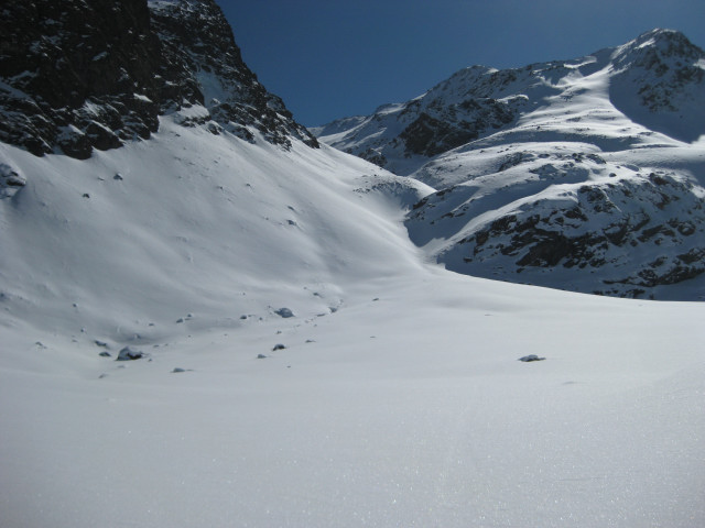 Foto: Wolfgang Lauschensky / Skitour / Litznerspitze (3205m) / kurze evtl. heikle Engstelle ins obere Remstal / 06.03.2010 12:20:32