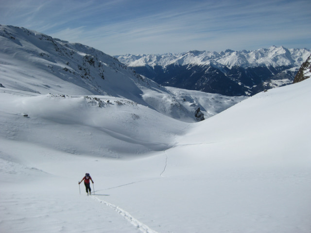 Foto: Wolfgang Lauschensky / Skitour / Litznerspitze (3205m) / Über dem Muldensystem am Ansatz des Gipfelsteilhanges / 06.03.2010 12:19:16