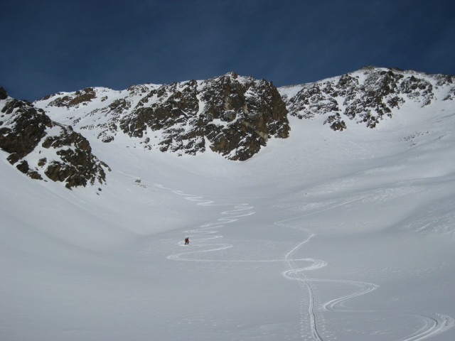 Foto: Wolfgang Lauschensky / Skitour / Litznerspitze (3205m) / Abfahrt aus dem Gipfelkar / 06.03.2010 12:17:03