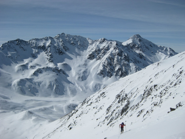 Foto: Wolfgang Lauschensky / Skitour / Litznerspitze (3205m) / Nordabfahrtsvariante von der Litznerspitze ins Upiatal (vom Upiakopfanstieg aus gesehen). / 06.03.2010 12:16:17