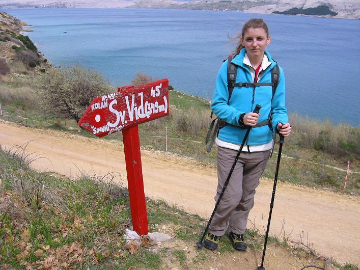 Foto: Andreas Koller / Wandertour / Sv Vid - höchste Erhebung der Insel Pag (349 m) / Die Wegweiser geben dir Richtung vor / 10.04.2010 22:48:25