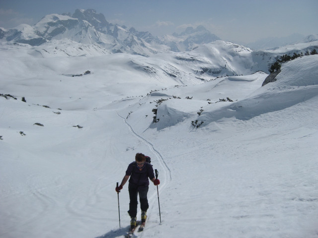 Foto: Wolfgang Lauschensky / Skitour / Monte Sella di Sennes oder Muntejela de Senes (2787m) / Hohe Geisel über der Sennesebene / 13.04.2010 18:16:39