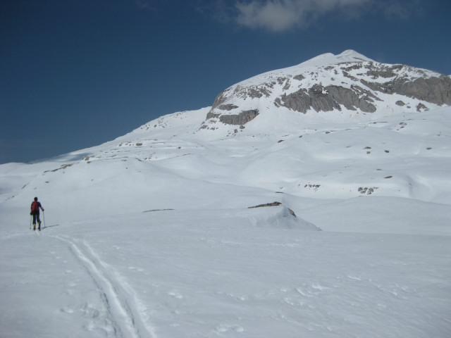 Foto: Wolfgang Lauschensky / Skitour / Monte Sella di Sennes oder Muntejela de Senes (2787m) / der Gipfelstock wird im Rechtsbogen umwandert / 13.04.2010 18:16:28