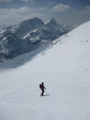 Foto: Wolfgang Lauschensky / Skitour / Monte Sella di Sennes oder Muntejela de Senes (2787m) / Neuner und Zehner vom Gipfelhang aus / 13.04.2010 18:15:48