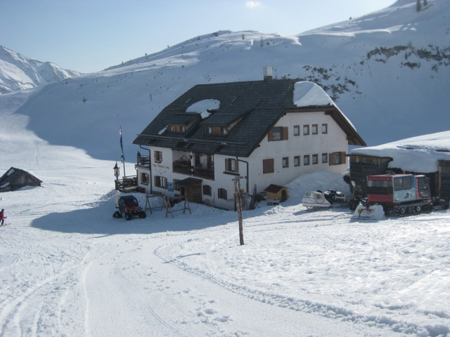 Foto: Wolfgang Lauschensky / Skitour / Monte Sella di Sennes oder Muntejela de Senes (2787m) / Ücia Senes oder Senneshütte / 13.04.2010 18:13:01