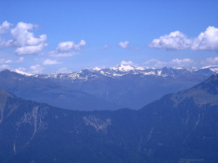 Foto: Andreas Koller / Klettersteigtour / Dohlen-Klettersteig auf den Hohen Trieb (2199 m) / Blick zu den Hohen Tauern / 10.06.2010 22:58:30