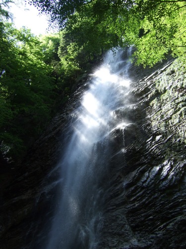 Foto: hofchri / Mountainbiketour / Rund um den Hochgern über Jochbergalm (1270 m) / Wasserfall bei der Auffahrt entlang der Weißen Ache / 23.06.2010 20:30:07
