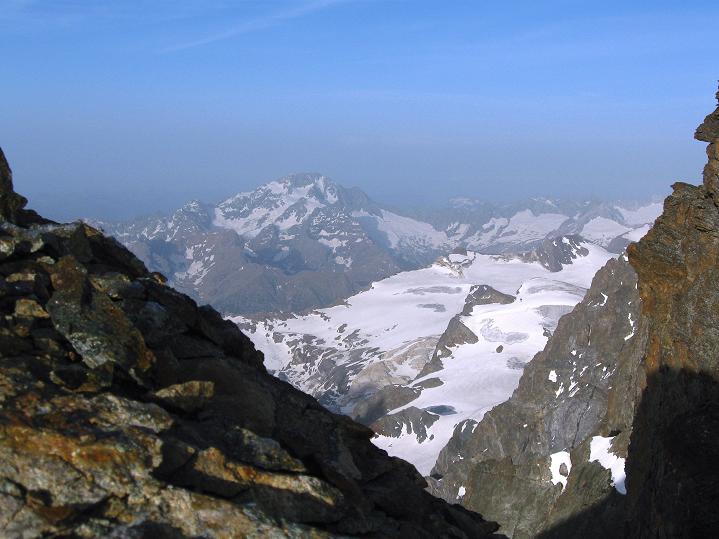 Foto: Andreas Koller / Wandertour / Piz Bernina (4049m) / Blick zum Monte Disgrazia (3678m) / 14.07.2010 17:06:28